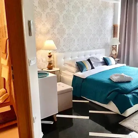 Antiqua Rooms1